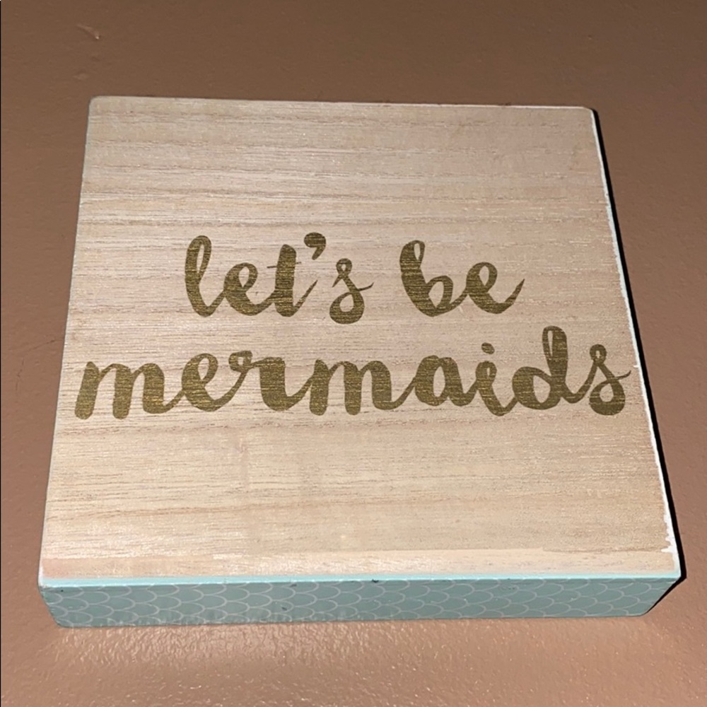 Let’s be mermaids decoration with gold letters
